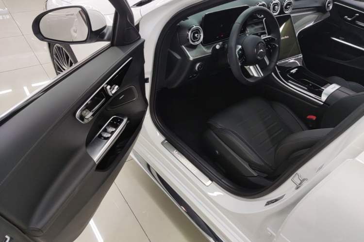 Used Mercedes-Benz C-Class 2023 Restyled C 260 L Sport Edition Driver Seat