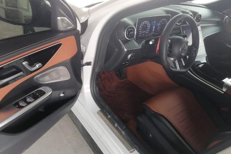 Used Mercedes-Benz C-Class 2023 Revised C 200 L Sport Edition Driver Seat