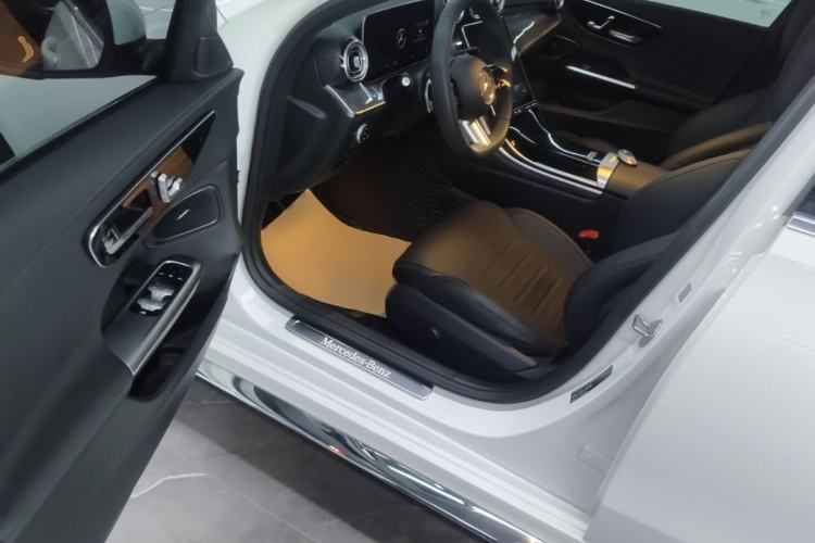 Used Mercedes-Benz C-Class 2023 Restyled C 260 L Sport Edition Driver Seat