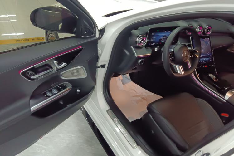 Used Mercedes-Benz C-Class 2023 Restyled C 260 L Night Edition Sports Version Driver Seat
