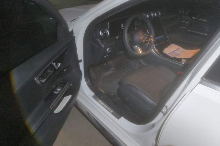 Used Mercedes-Benz C-Class 2023 C 260 L Driver Seat