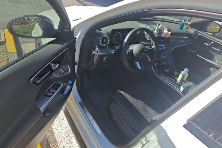 Used Mercedes-Benz C-Class 2023 Restyled C 260 L Night Edition Sports Version Driver Seat