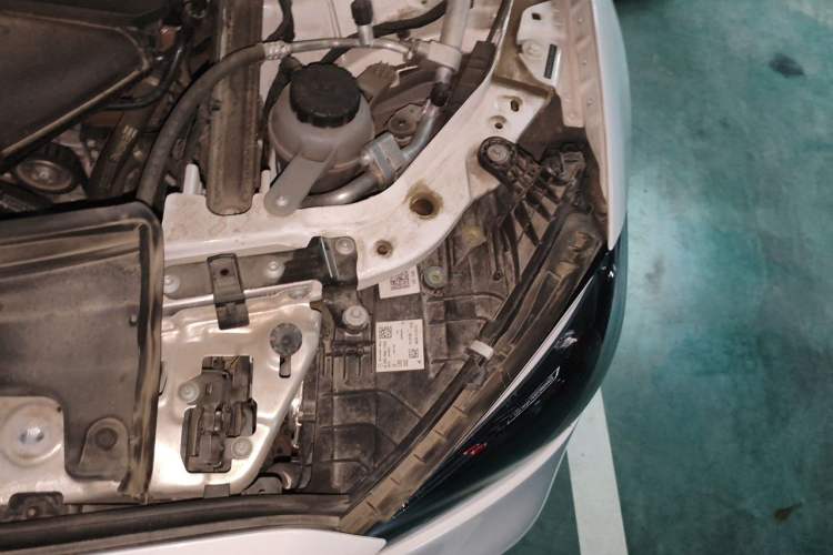 Used Mercedes-Benz C-Class 2023 C 260 L Sport Edition Engine Bay Left