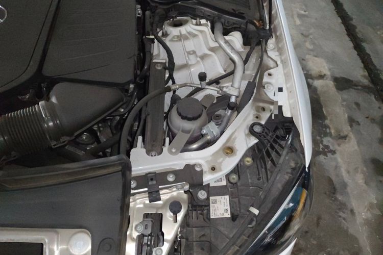 Used Mercedes-Benz C-Class 2023 C 200 L Sport Edition Engine Bay Left