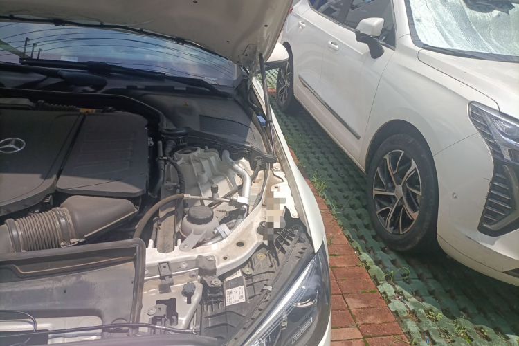 Used Mercedes-Benz C-Class 2023 C 200 L Sport Edition Engine Bay Left
