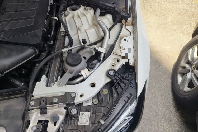 Used Mercedes-Benz C-Class 2023 Facelift C 260 L Engine Bay Left