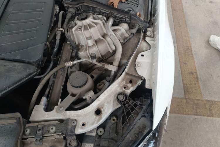Used Mercedes-Benz C-Class 2023 C 260 L Sport Edition Engine Bay Left