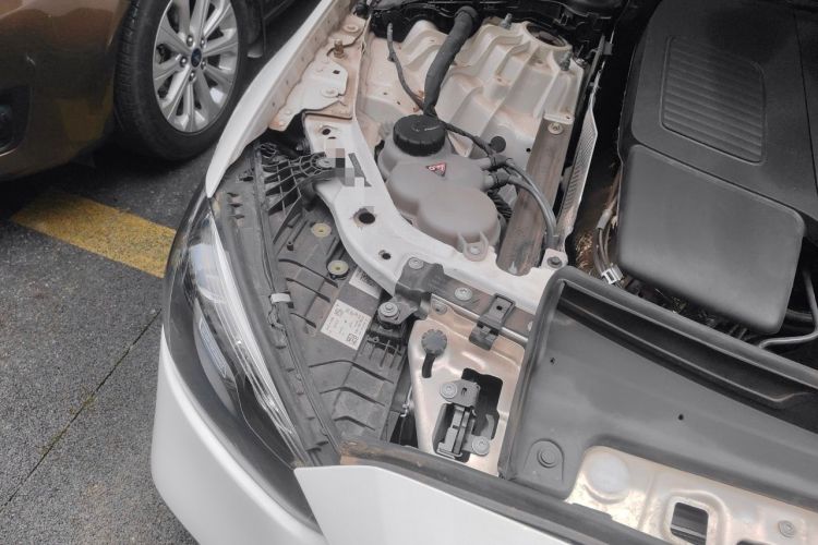 Used Mercedes-Benz C-Class 2023 Restyled C 260 L Sport Edition Engine Bay Right
