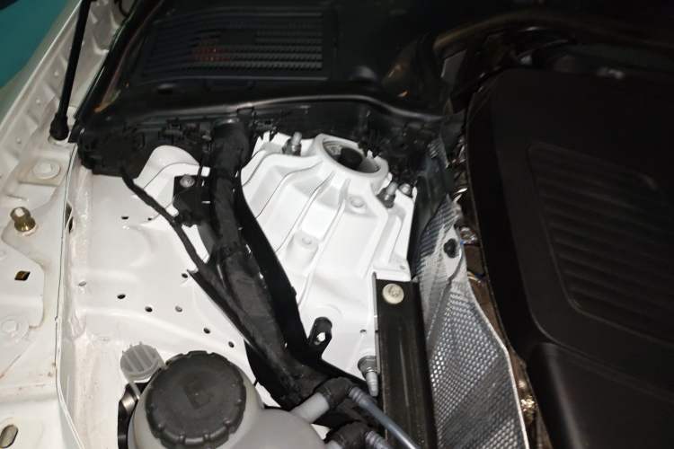 Used Mercedes-Benz C-Class 2023 C 260 L Sport Edition Engine Bay Right