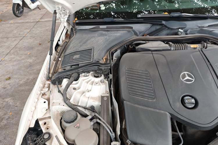 Used Mercedes-Benz C-Class 2023 Second Facelift C 260 L Engine Bay Right