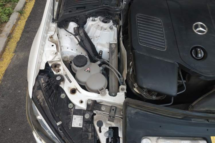 Used Mercedes-Benz C-Class 2023 C 200 L Sport Edition Engine Bay Right