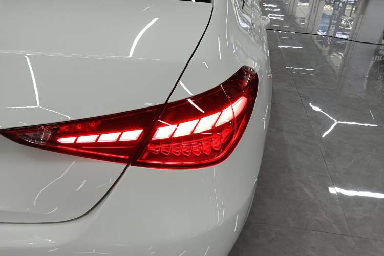 Used Mercedes-Benz C-Class 2023 Facelift C 260 L Exterior 3