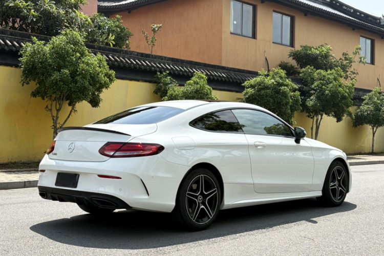 Used Mercedes-Benz C-Class 2023 C 260 Coupe Exterior 4