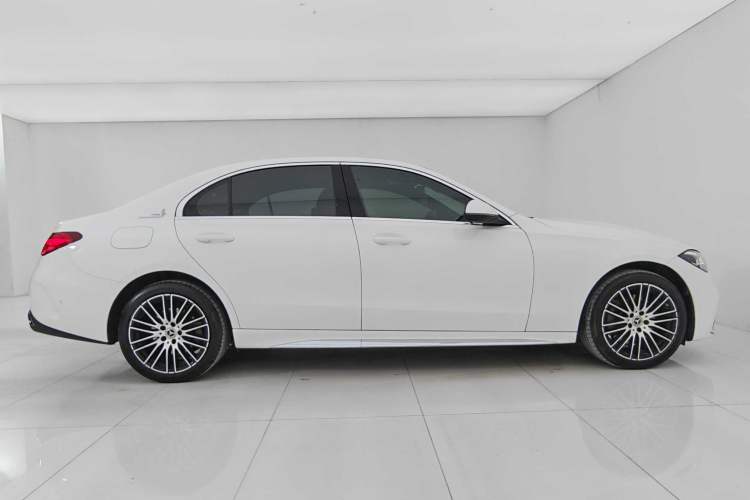 Used Mercedes-Benz C-Class 2023 Second Facelift C 260 L Sport Edition Exterior 4