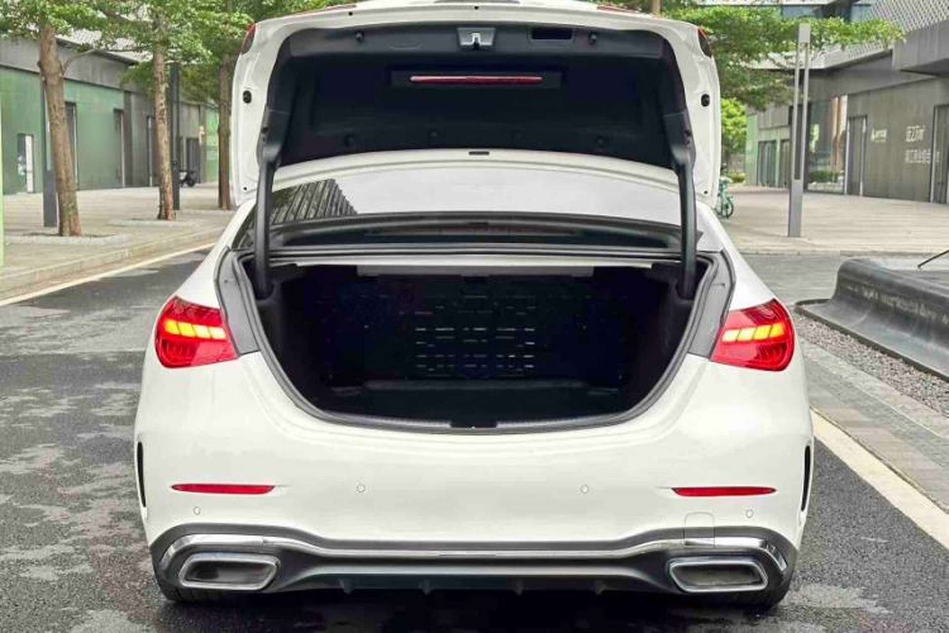 Used Mercedes-Benz C-Class 2023 Restyled C 260 L Sport Edition Exterior 4