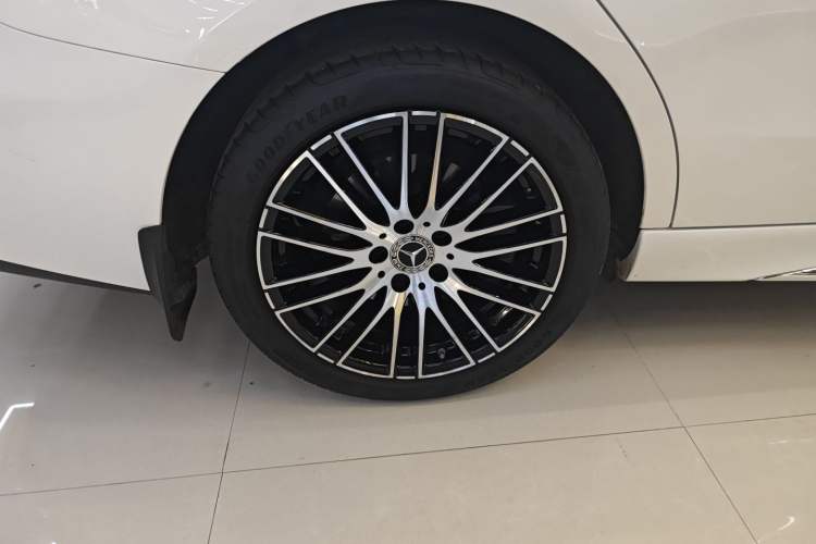 Used Mercedes-Benz C-Class 2023 Second Facelift C 260 L Sport Edition Exterior 4
