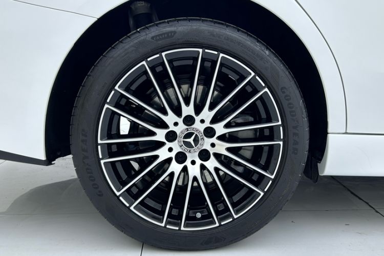 Used Mercedes-Benz C-Class 2023 Restyled C 260 L Sport Edition Exterior 4