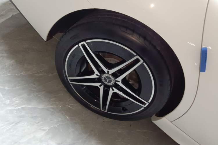Used Mercedes-Benz C-Class 2023 Restyled C 260 L Night Edition Sports Version Exterior 4