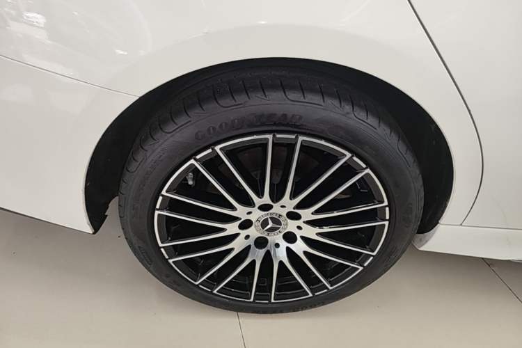 Used Mercedes-Benz C-Class 2023 C 200 L Sport Edition Exterior 5