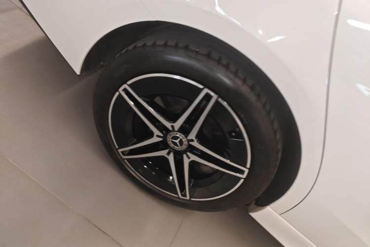 Used Mercedes-Benz C-Class 2023 C 260 L Bright Night Sports Edition Exterior 5