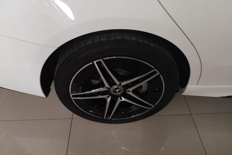 Used Mercedes-Benz C-Class 2023 C 260 L Bright Night Sports Edition Exterior 5