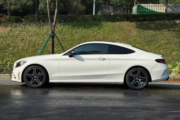 Used Mercedes-Benz C-Class 2023 C 260 Coupe Exterior 6