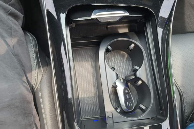 Used Mercedes-Benz C-Class 2023 C 200 L Sport Edition Gear Lever