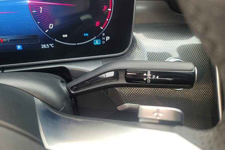 Used Mercedes-Benz C-Class 2023 Restyled C 260 L Sport Edition Gear Lever