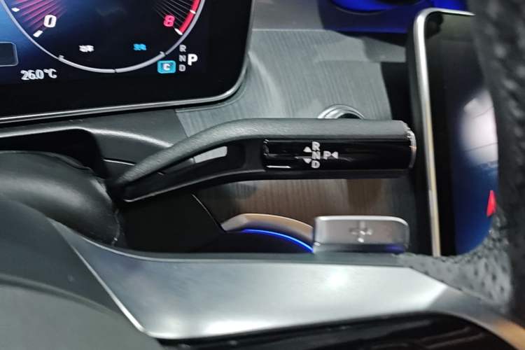 Used Mercedes-Benz C-Class 2023 Restyled C 260 L Sport Edition Gear Lever
