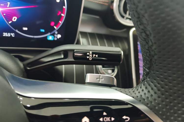 Used Mercedes-Benz C-Class 2023 Revised C 200 L Sport Edition Gear Lever