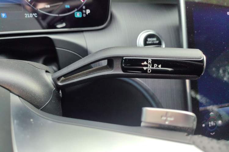 Used Mercedes-Benz C-Class 2023 Restyled C 260 L Sport Edition Gear Lever
