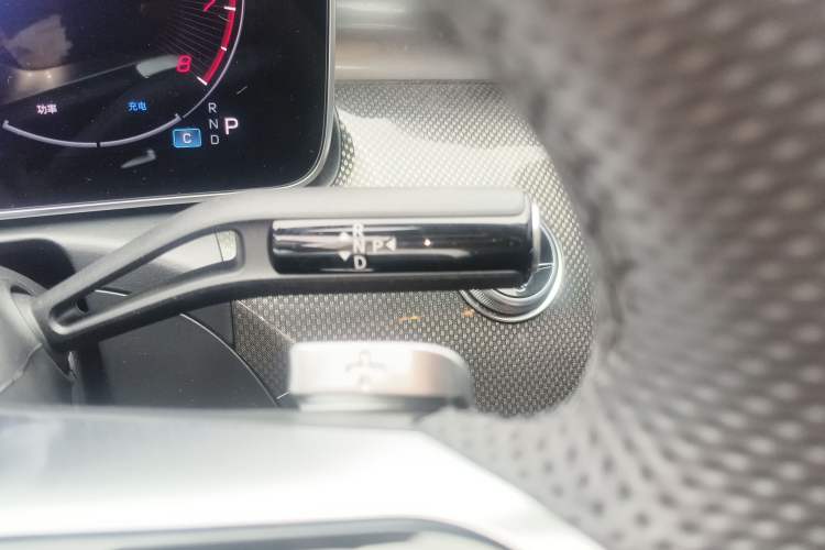 Used Mercedes-Benz C-Class 2023 Restyled C 260 L Night Edition Sports Version Gear Lever