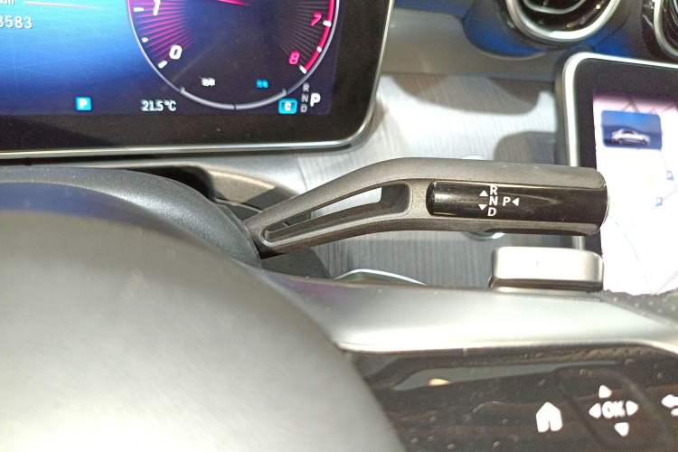 Used Mercedes-Benz C-Class 2023 Revised C 200 L Sport Edition Gear Lever