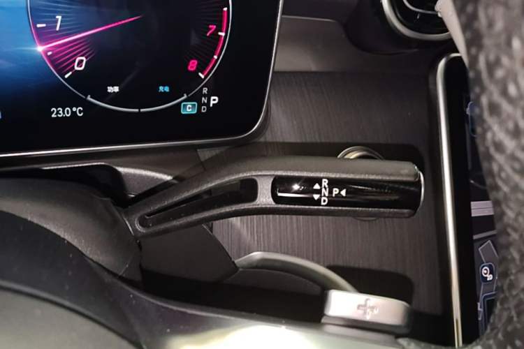 Used Mercedes-Benz C-Class 2023 Revised C 200 L Sport Edition Gear Lever