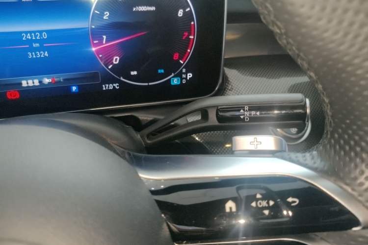 Used Mercedes-Benz C-Class 2023 C 200 L Sport Edition Gear Lever
