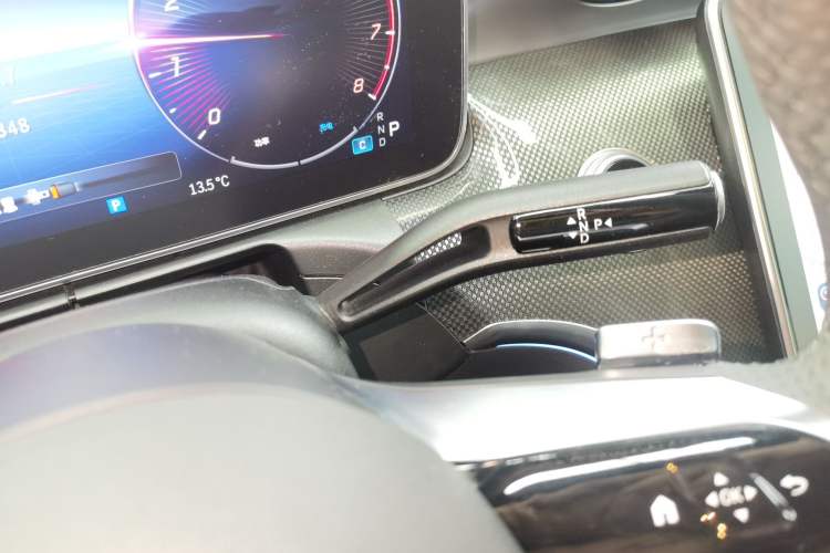 Used Mercedes-Benz C-Class 2023 Restyled C 260 L Night Edition Sports Version Gear Lever