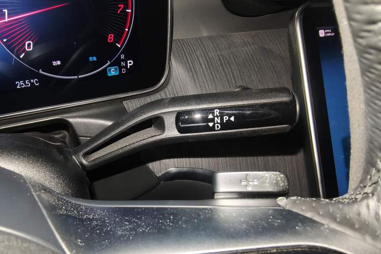 Used Mercedes-Benz C-Class 2023 C 260 L Sport Edition Gear Lever