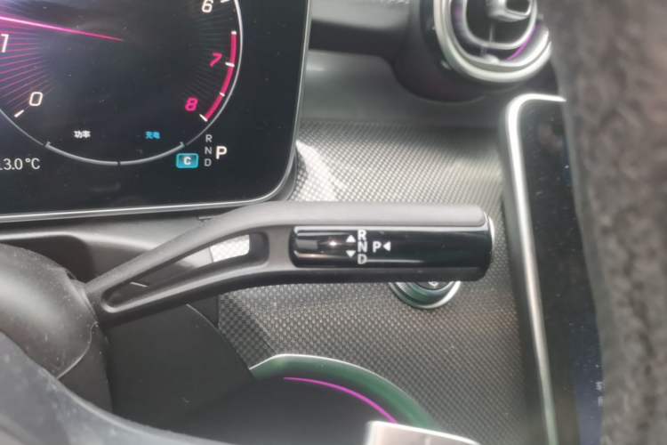 Used Mercedes-Benz C-Class 2023 Second Facelift C 260 L Sport Edition Gear Lever