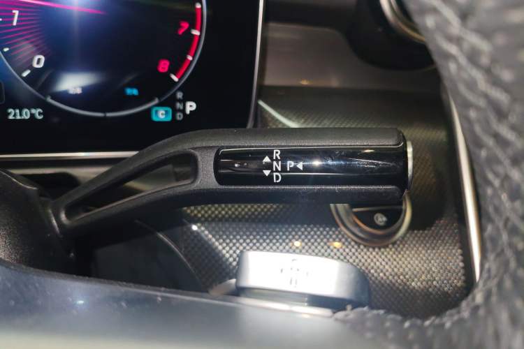 Used Mercedes-Benz C-Class 2023 C 260 L Bright Night Sports Edition Gear Lever
