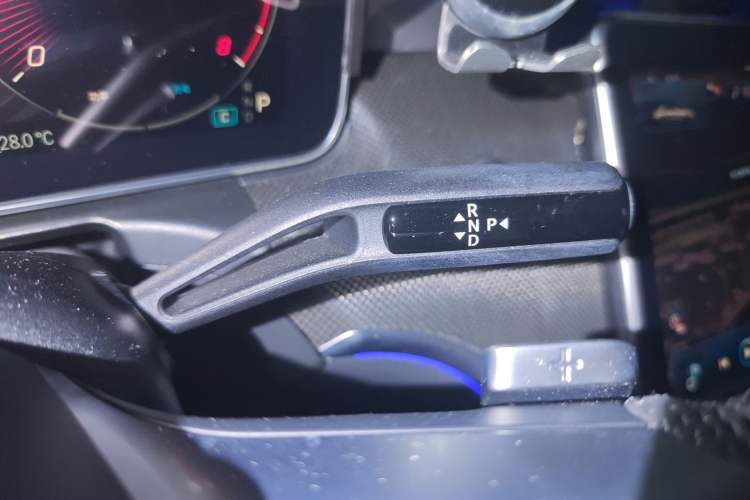 Used Mercedes-Benz C-Class 2023 C 260 L Sport Edition Gear Lever