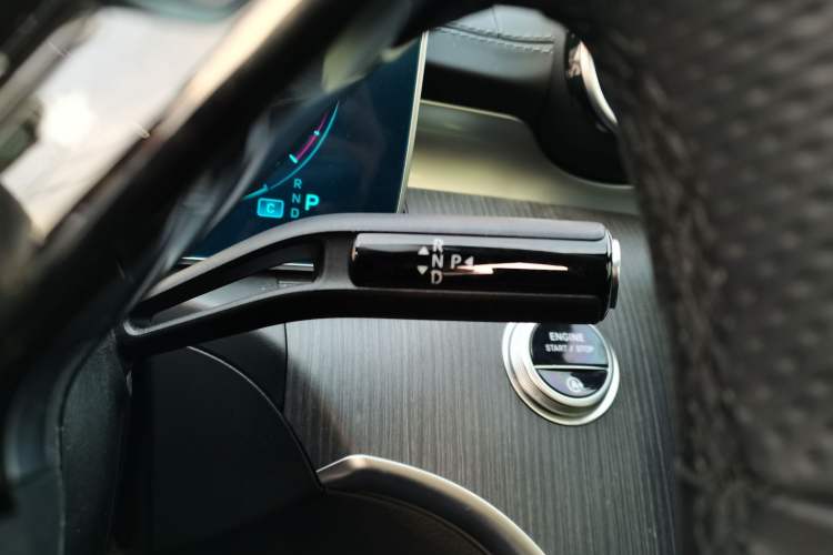 Used Mercedes-Benz C-Class 2023 C 260 L Sport Edition Gear Lever