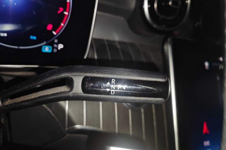 Used Mercedes-Benz C-Class 2023 Revised C 200 L Sport Edition Gear Lever