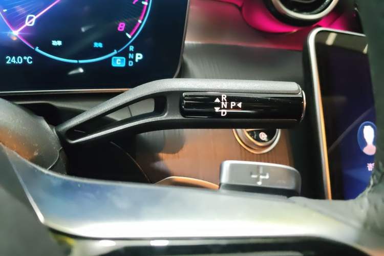 Used Mercedes-Benz C-Class 2023 Revised C 200 L Sport Edition Gear Lever