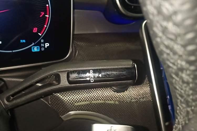 Used Mercedes-Benz C-Class 2023 Second Facelift C 260 L Sport Edition Gear Lever
