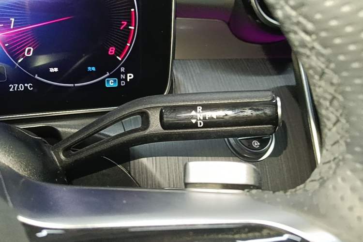 Used Mercedes-Benz C-Class 2023 C 200 L Sport Edition Gear Lever