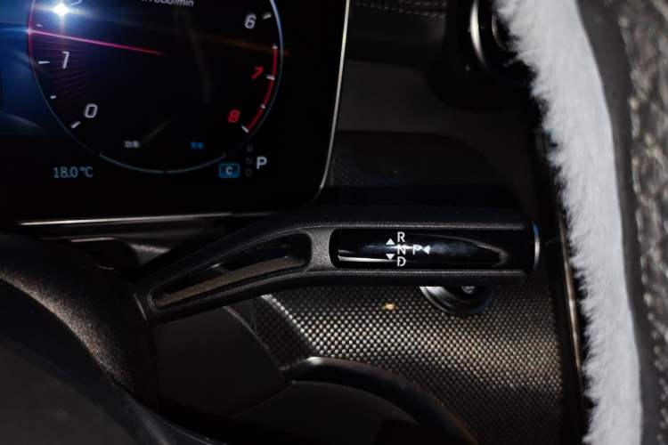 Used Mercedes-Benz C-Class 2023 Revised C 200 L Sport Edition Gear Lever