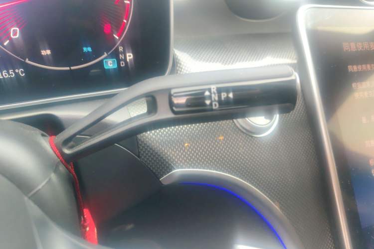 Used Mercedes-Benz C-Class 2023 Restyled C 260 L Night Edition Sports Version Gear Lever