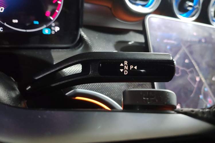 Used Mercedes-Benz C-Class 2023 Restyled C 260 L Sport Edition Gear Lever