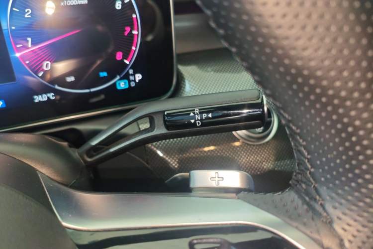 Used Mercedes-Benz C-Class 2023 Revised C 200 L Sport Edition Gear Lever