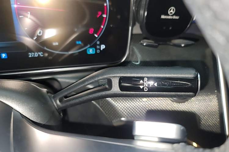 Used Mercedes-Benz C-Class 2023 Revised C 200 L Sport Edition Gear Lever